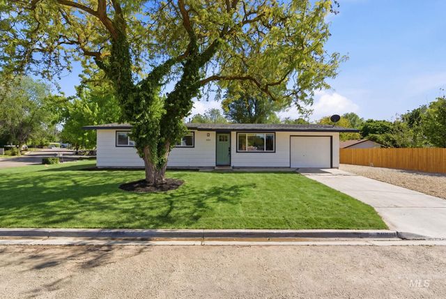 803 Smith Ave, Nampa, ID 83651