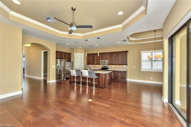 1614 Serrano CIR, Naples, FL 34105