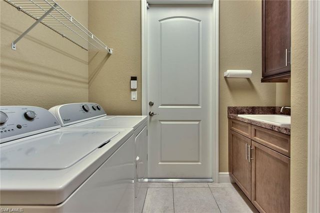 1614 Serrano CIR, Naples, FL 34105