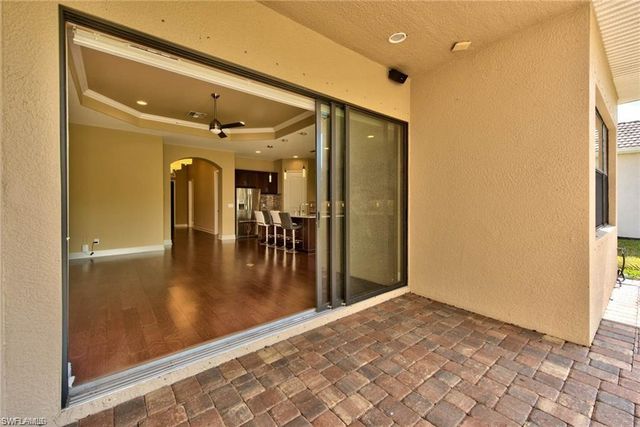 1614 Serrano CIR, Naples, FL 34105