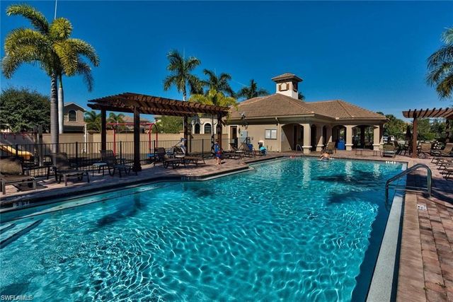 1614 Serrano CIR, Naples, FL 34105