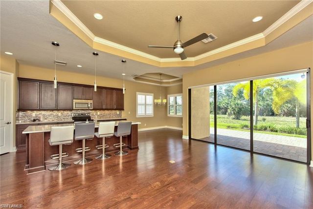 1614 Serrano CIR, Naples, FL 34105