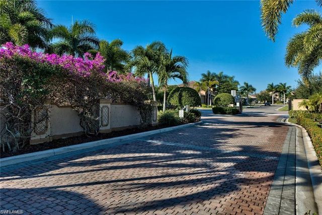 1614 Serrano CIR, Naples, FL 34105