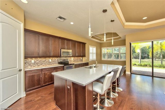 1614 Serrano CIR, Naples, FL 34105
