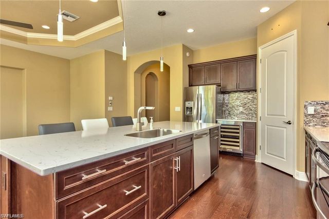 1614 Serrano CIR, Naples, FL 34105