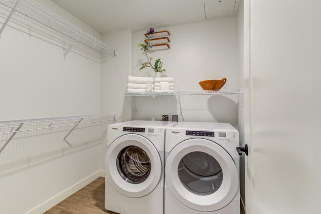 270 Hennepin Avenue 517, Minneapolis, MN 55401