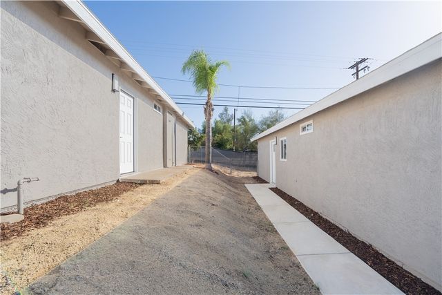 723 Amigos Road, Ramona, CA 92065