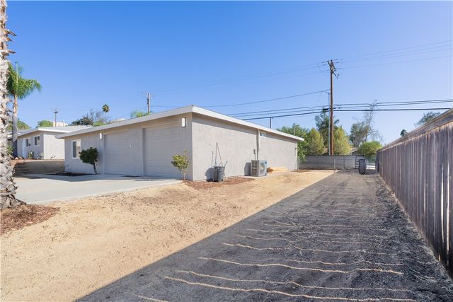 723 Amigos Road, Ramona, CA 92065