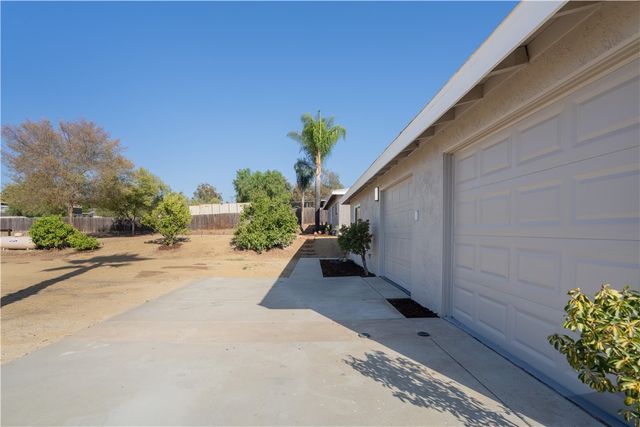 723 Amigos Road, Ramona, CA 92065