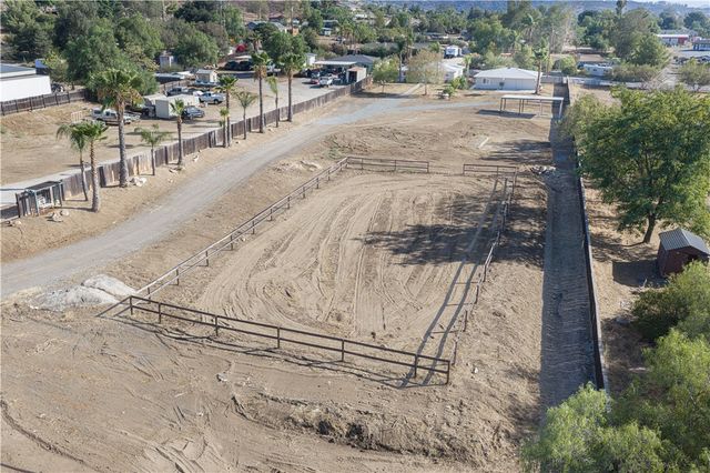 723 Amigos Road, Ramona, CA 92065