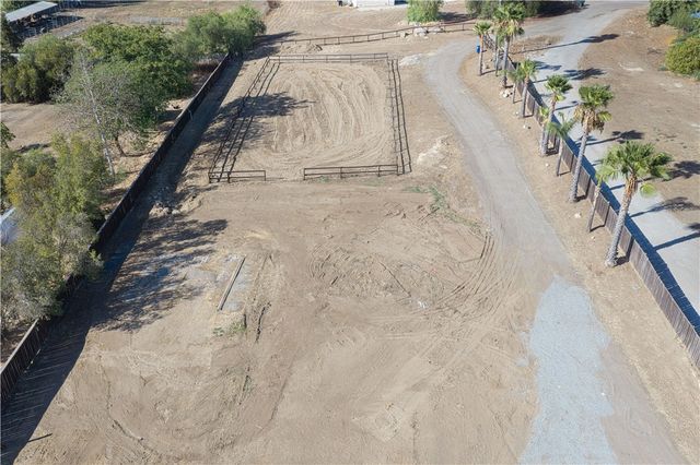723 Amigos Road, Ramona, CA 92065