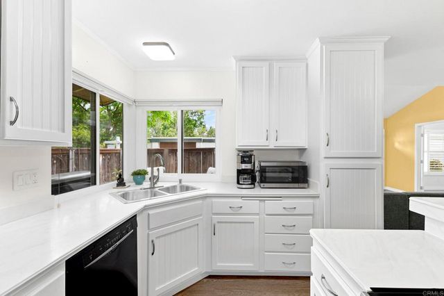 2033 Shadytree Lane, Encinitas, CA 92024