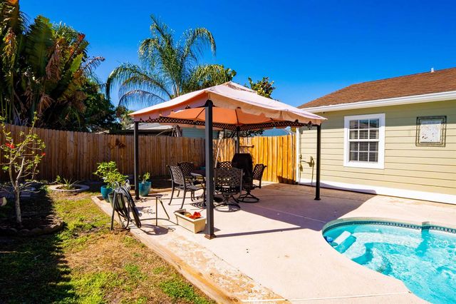 7791 Blairwood Circle N, Lake Worth, FL 33467