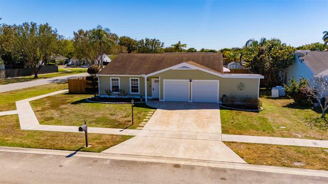7791 Blairwood Circle N, Lake Worth, FL 33467