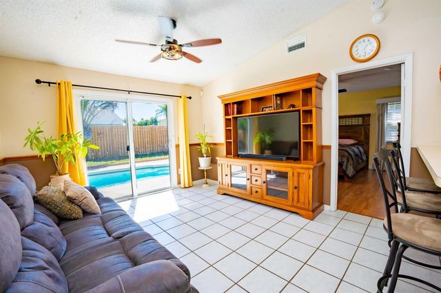 7791 Blairwood Circle N, Lake Worth, FL 33467
