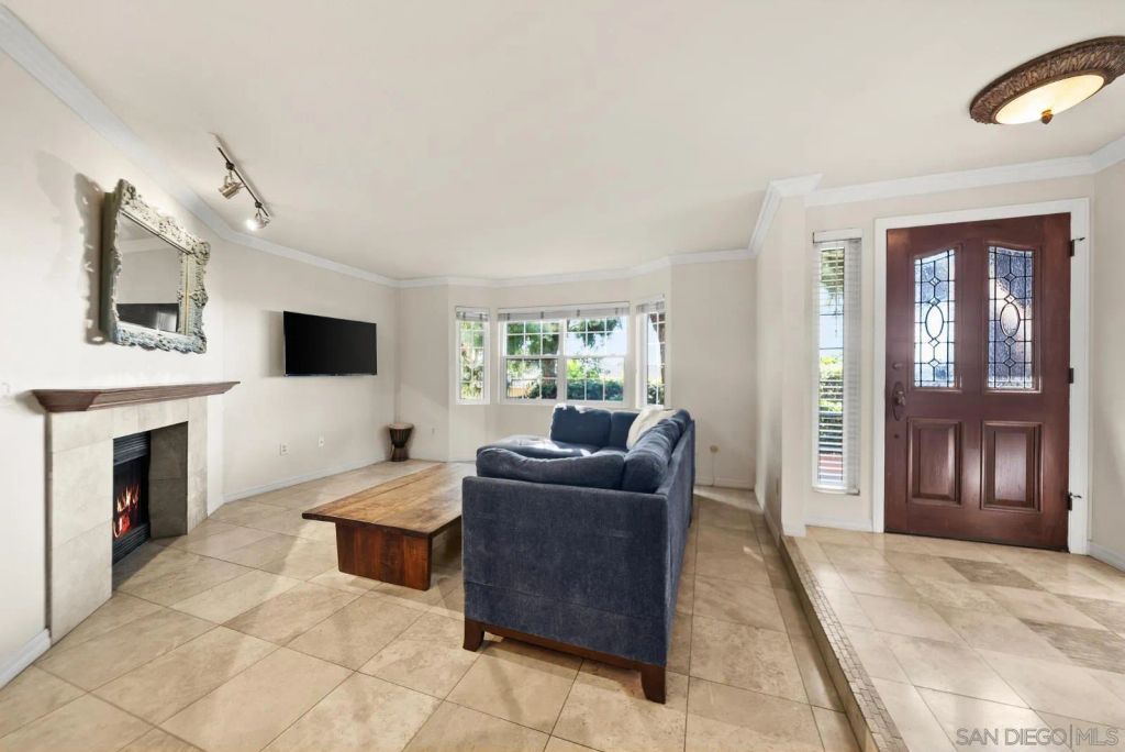 1806 Mckee St A2, San Diego, CA 92110