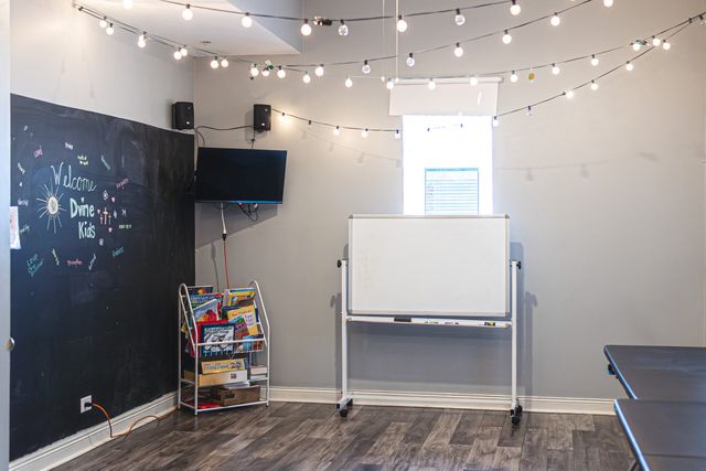 1326 N Hamlin Avenue, Chicago, IL 60651