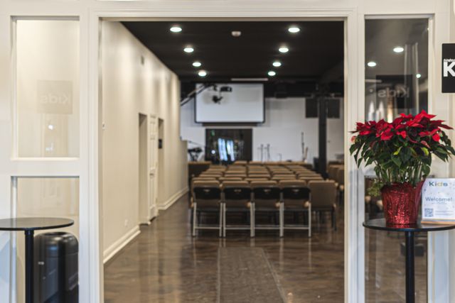 1326 N Hamlin Avenue, Chicago, IL 60651