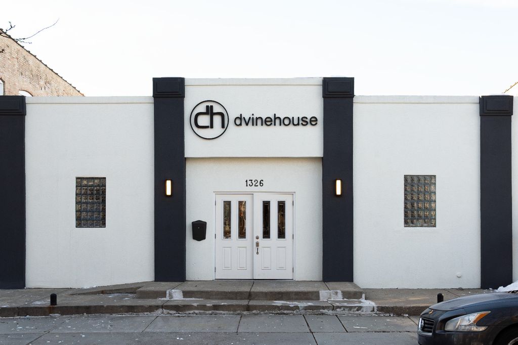 1326 N Hamlin Avenue, Chicago, IL 60651