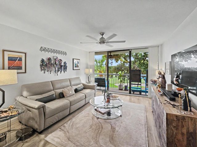 2811 Village Boulevard 302, West Palm Beach, FL 33409