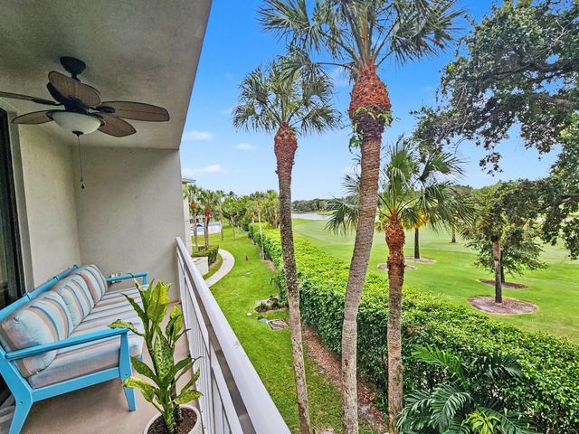 2811 Village Boulevard 302, West Palm Beach, FL 33409