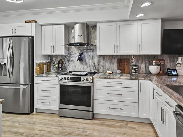 2811 Village Boulevard 302, West Palm Beach, FL 33409