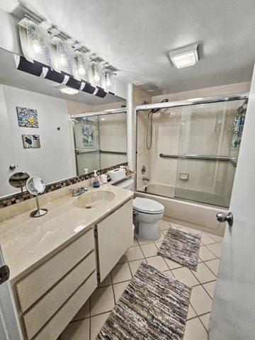 2811 Village Boulevard 302, West Palm Beach, FL 33409