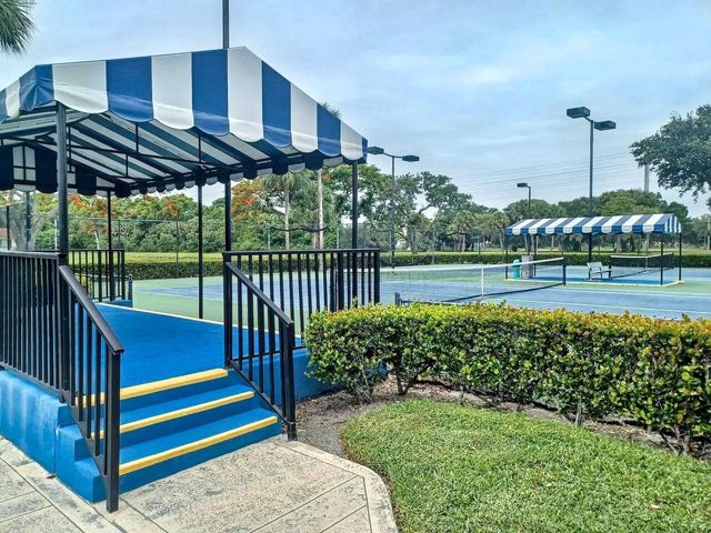 2811 Village Boulevard 302, West Palm Beach, FL 33409