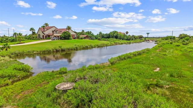 3030 9 Mile Road, Galveston, TX 77554