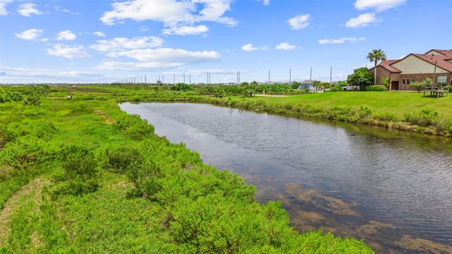 3030 9 Mile Road, Galveston, TX 77554