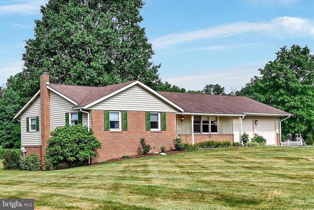 75 HICKORY RD, Denver, PA 17517