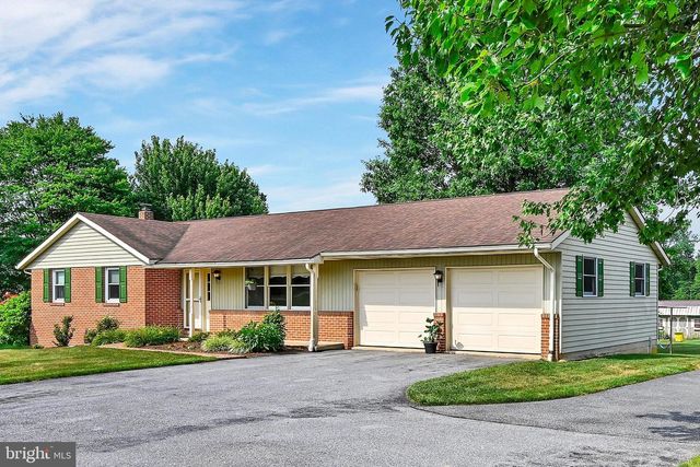 75 HICKORY RD, Denver, PA 17517