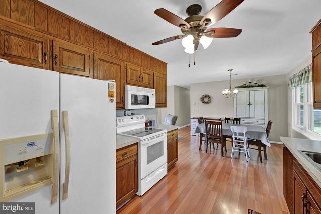 75 HICKORY RD, Denver, PA 17517
