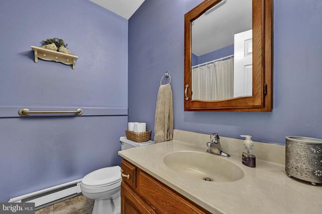 75 HICKORY RD, Denver, PA 17517