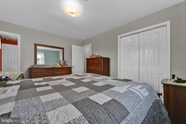 75 HICKORY RD, Denver, PA 17517