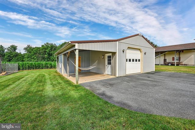 75 HICKORY RD, Denver, PA 17517