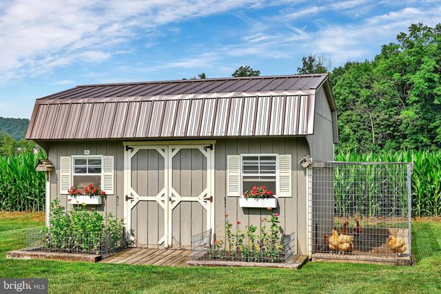 75 HICKORY RD, Denver, PA 17517