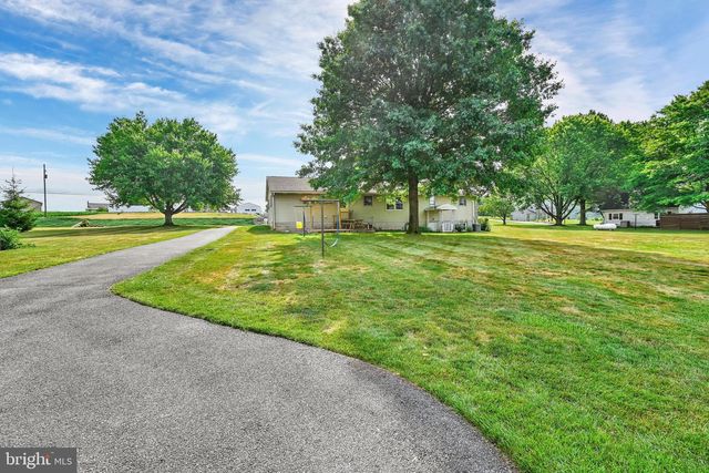 75 HICKORY RD, Denver, PA 17517