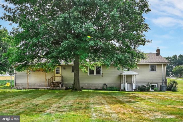 75 HICKORY RD, Denver, PA 17517