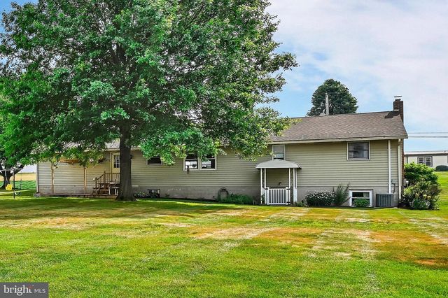 75 HICKORY RD, Denver, PA 17517