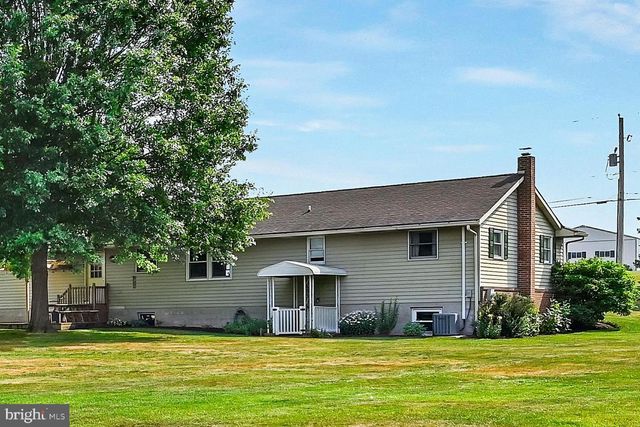 75 HICKORY RD, Denver, PA 17517