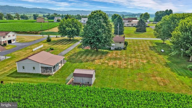 75 HICKORY RD, Denver, PA 17517