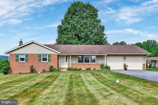 75 HICKORY RD, Denver, PA 17517