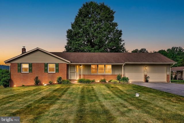 75 HICKORY RD, Denver, PA 17517