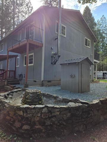3760 Pleasant Creek Road, Rogue River, OR 97537