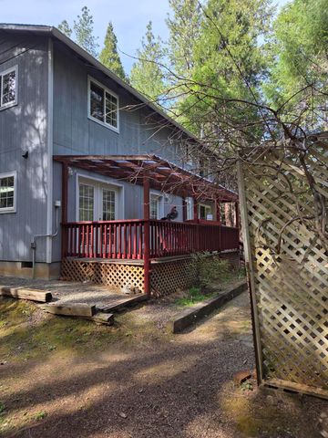 3760 Pleasant Creek Road, Rogue River, OR 97537