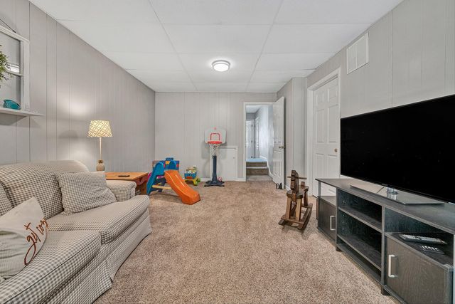 4719 Wembley PL SW, Roanoke, VA 24018