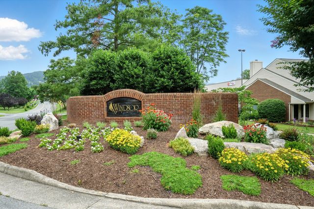 4719 Wembley PL SW, Roanoke, VA 24018