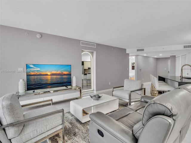 9821 E Bay Harbor Dr 302, Bay Harbor Islands, FL 33154