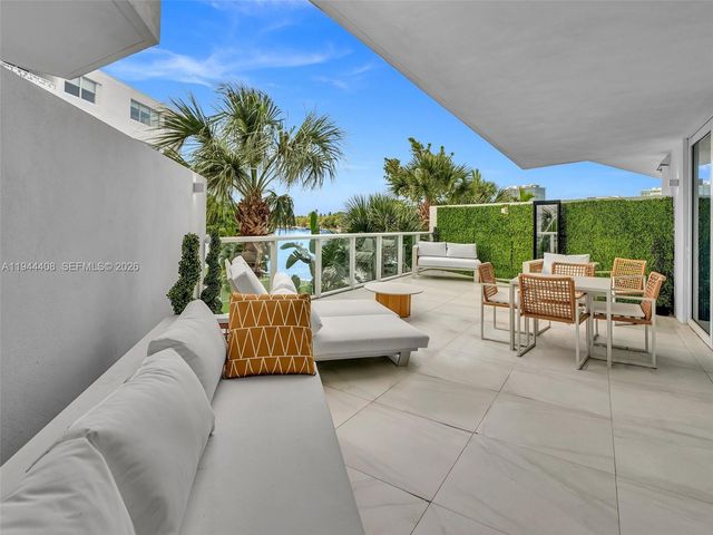 9821 E Bay Harbor Dr 302, Bay Harbor Islands, FL 33154